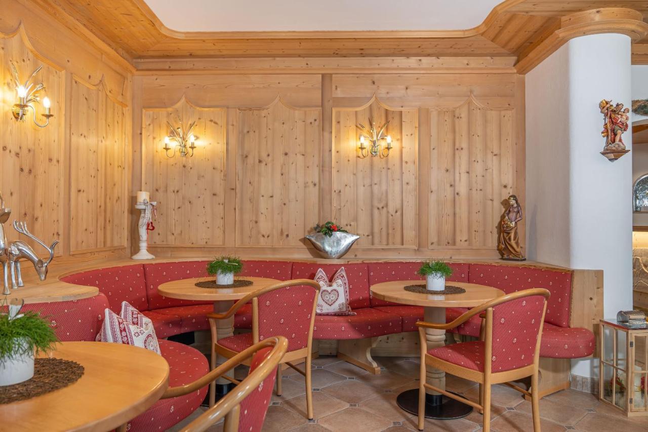 Hotel Rodella Selva di Val Gardena Exteriör bild
