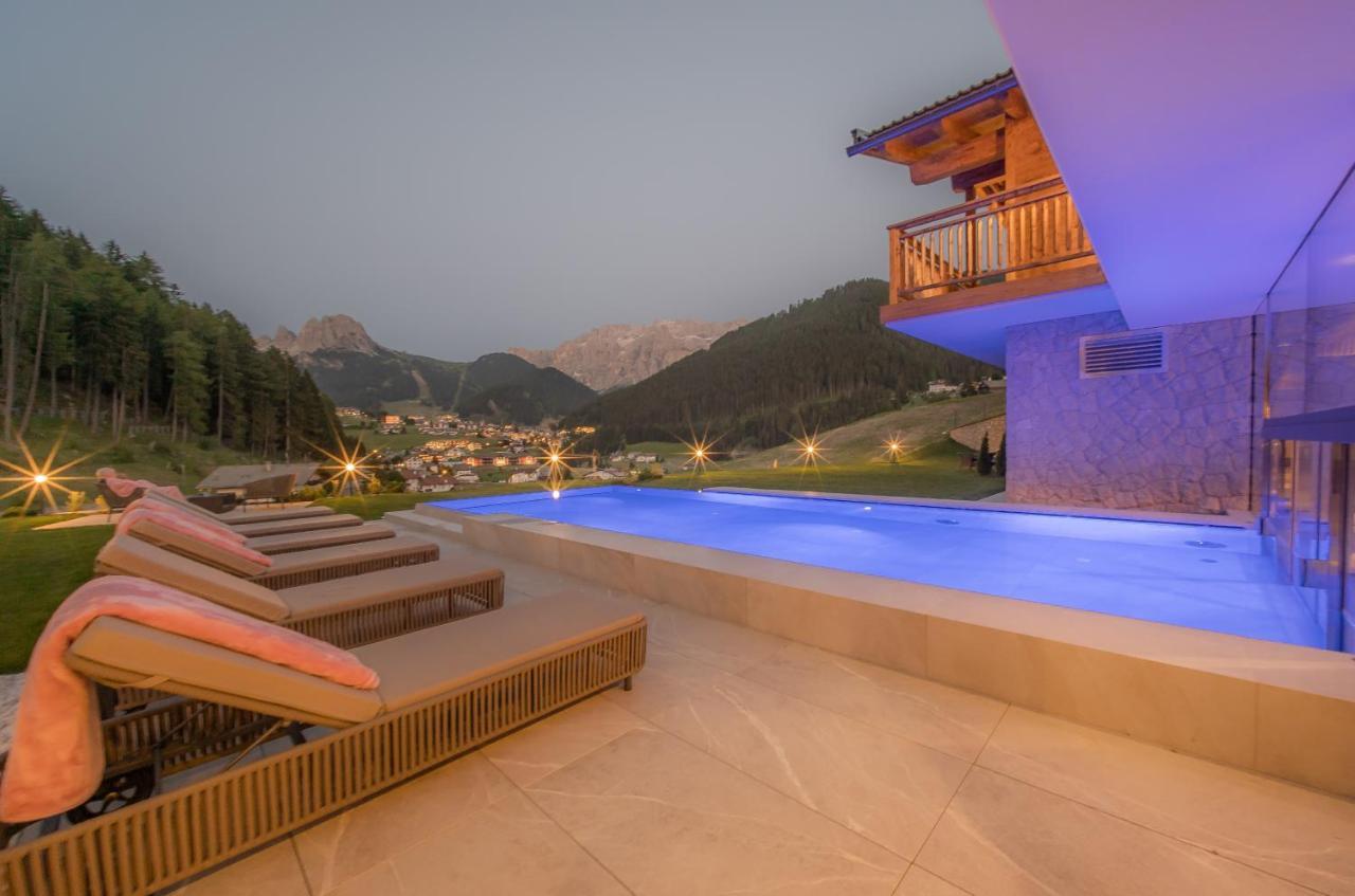 Hotel Rodella Selva di Val Gardena Exteriör bild