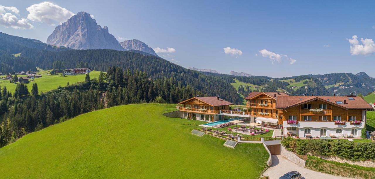 Hotel Rodella Selva di Val Gardena Exteriör bild